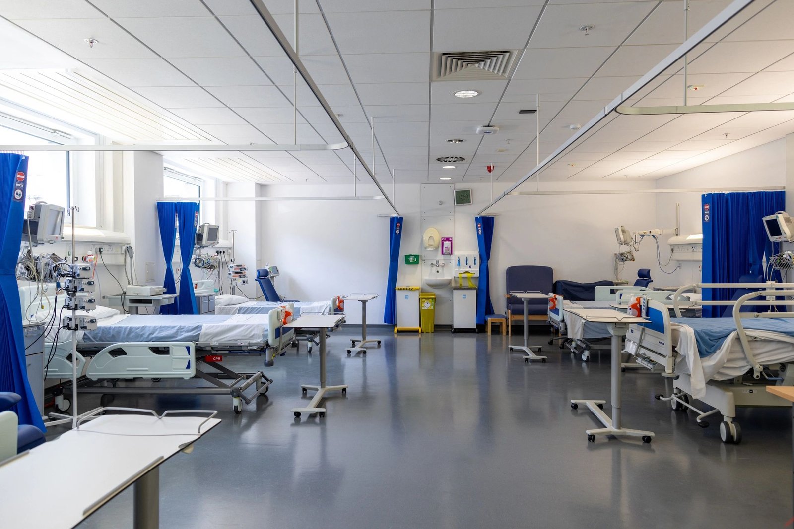 Hospital infrastructure environment for coordinated IT projects