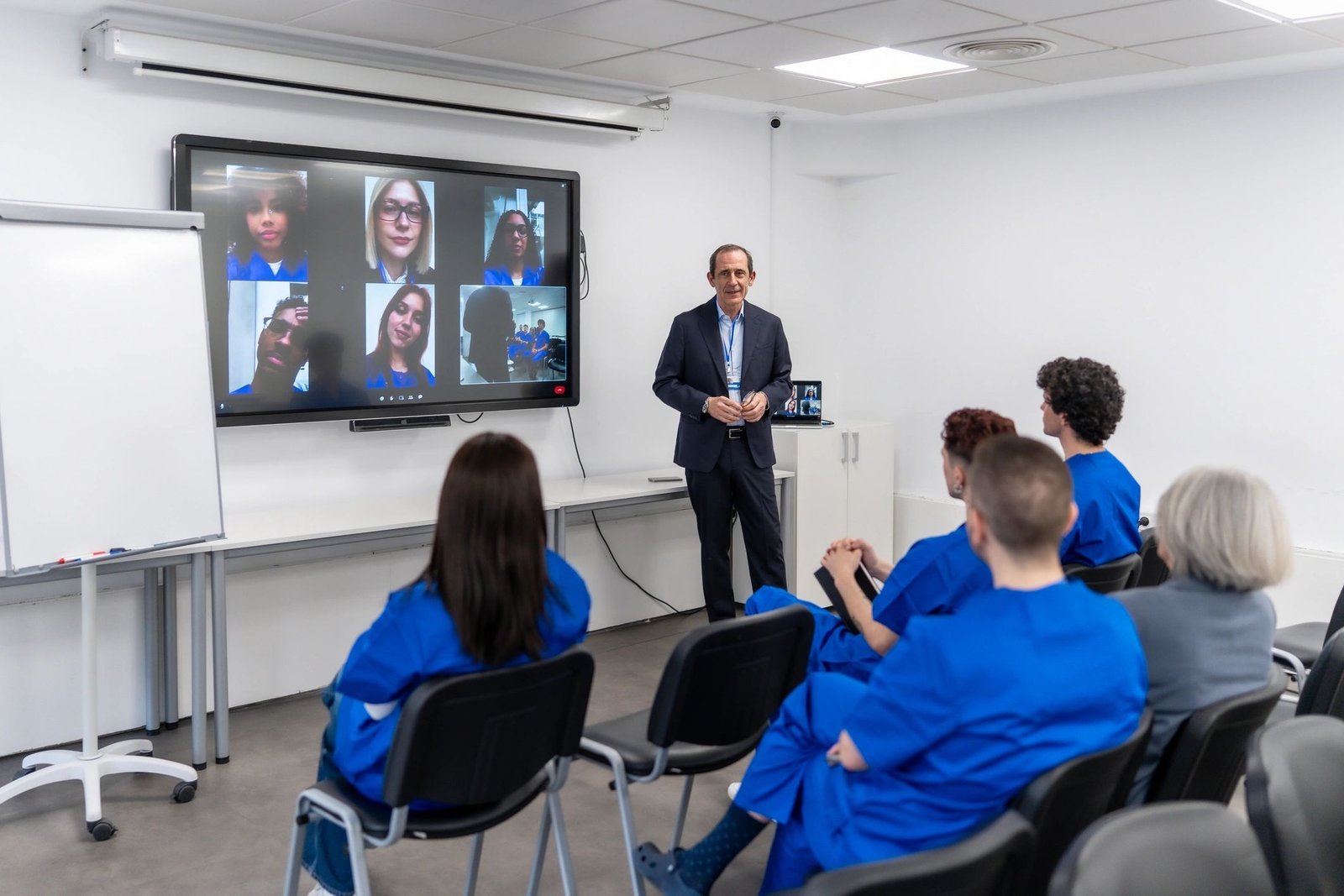 Technology-led collaboration session representing IT advisory services